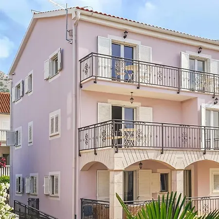 Nice In With Kitchen Apartment