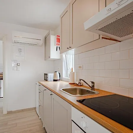 Nice In With Kitchen