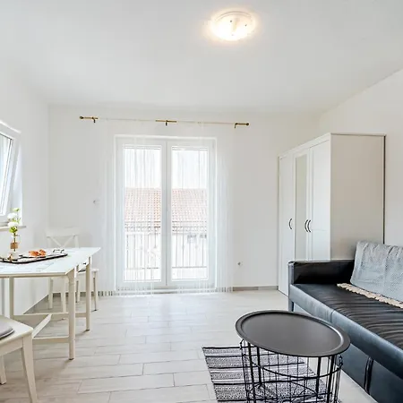 Apartment Nice In With Kitchen