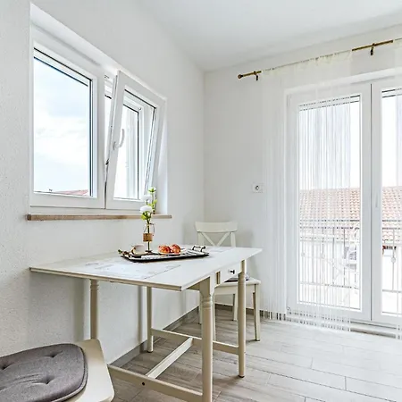Apartment Nice In With Kitchen Orebic